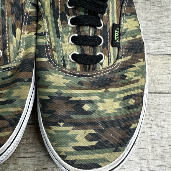 Vans dark green and black Aztec pattern classic low top sneakers size sneakers - Picture 5 of 7